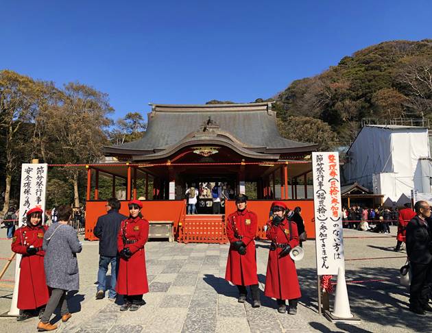 鶴岡八幡宮節分舞殿の周囲