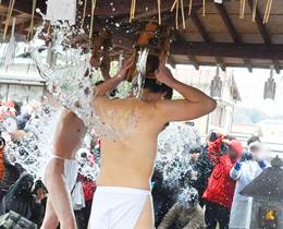 長勝寺荒行大国祷会水行
