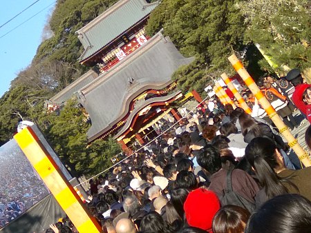 鶴岡八幡宮初詣手斧始式人