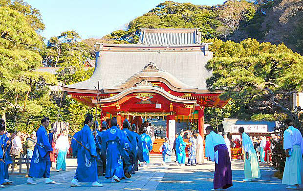 鶴岡八幡宮初詣除魔神事