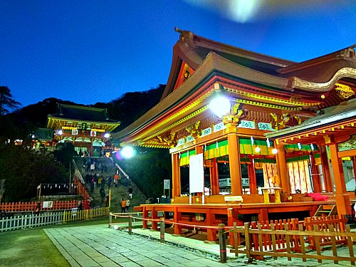 鶴岡八幡宮舞殿