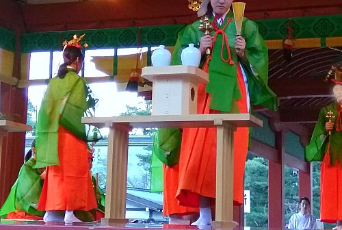 鎌倉八幡宮初詣早乙女の舞