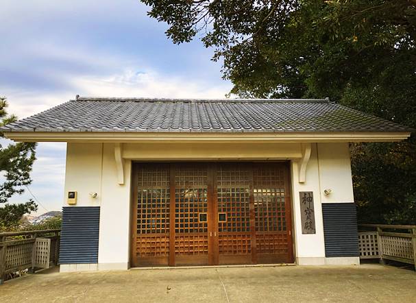 小動神社神宝殿