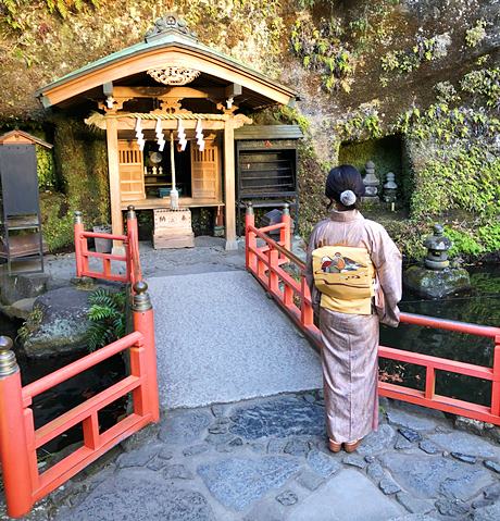 銭新井弁天宇賀福神社下之水神宮