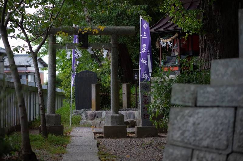 玉前神社内の三峰神社