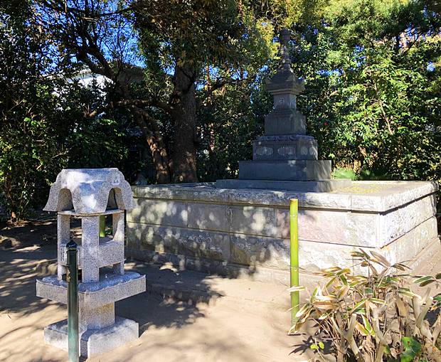 鎌倉宝戒寺宝篋印塔