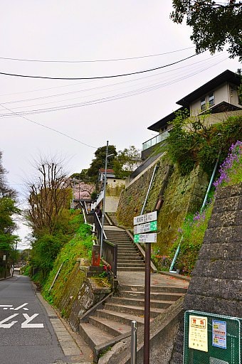 成就院極楽寺坂切通し
