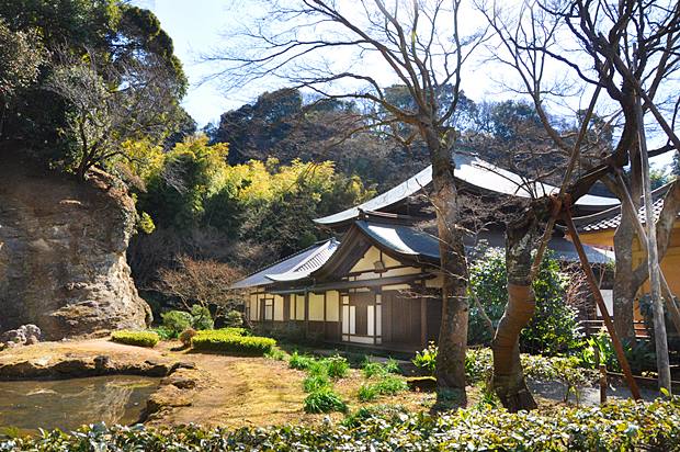 瑞泉寺夢窓疎石が作庭した岩庭